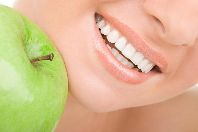 Healthy Teeth And Green Apple Eumundi Dentist